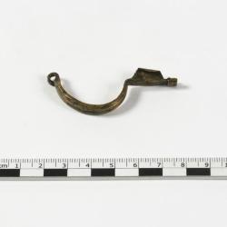 Fibule à charnière
