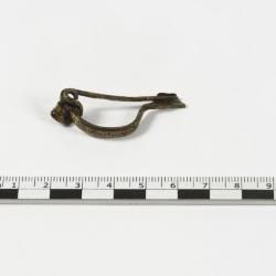fibule émaillée, à dos circulaire oiseau 